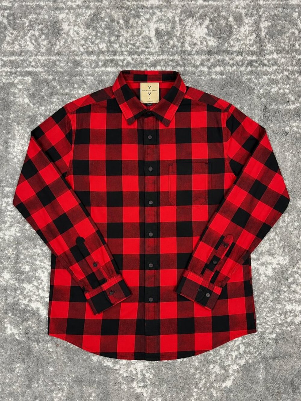 American Eagle Red Black Buffalo Plaid Long Sleeve Button Up Shirt Size Medium
